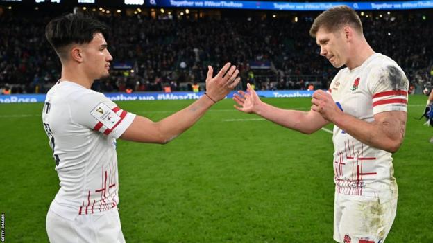 Marcus Smith and Owen Farrell prepare to shake hands